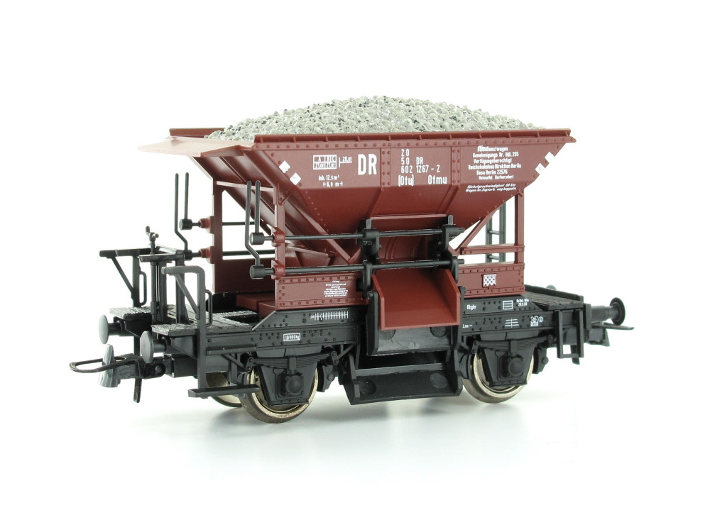 freight-car-Talbot-gravelwagen-DR-Roco-56247_b_0.jpg