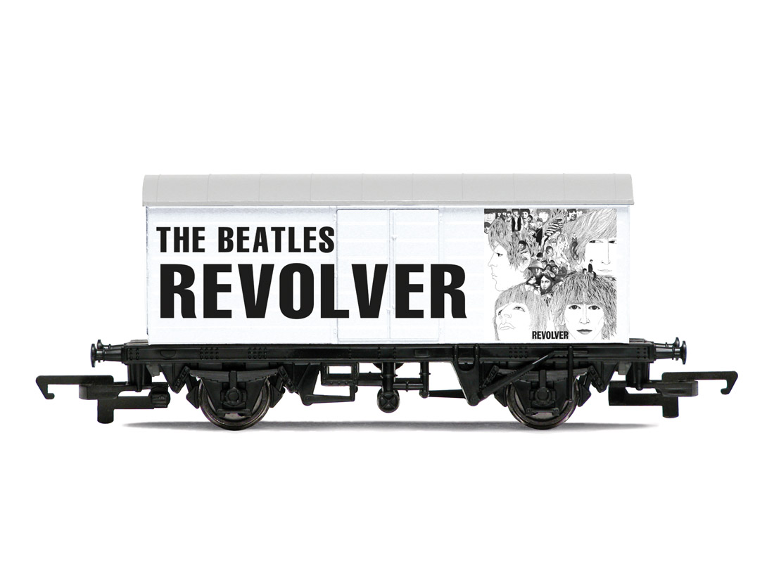 freight-car-The-Beatles-Revolver-Hornby-R60152_b_0.jpg